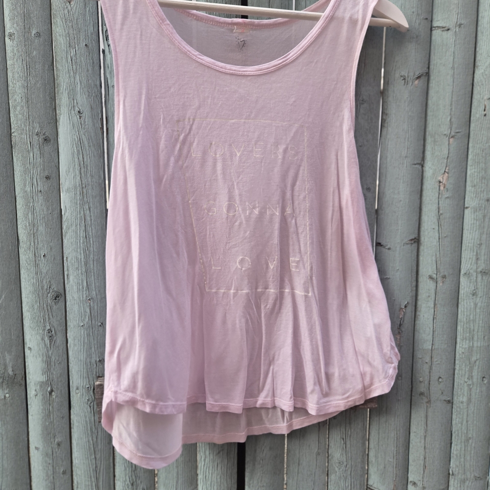 Betsey Johnson Lovers Gonna Love Tee Graphic Top Size Small